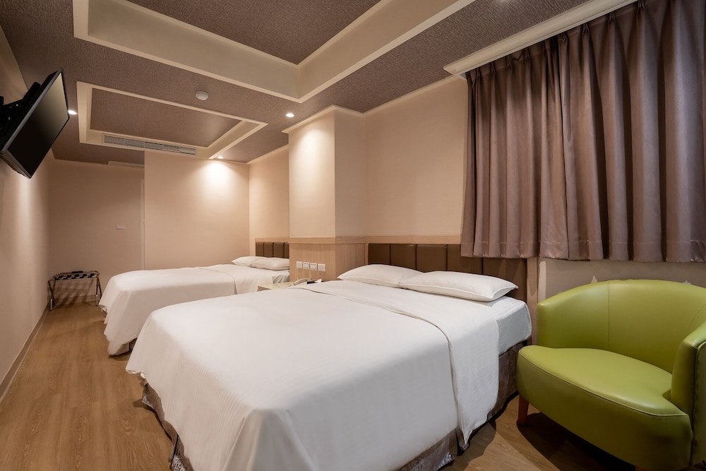Business Quadruple Room