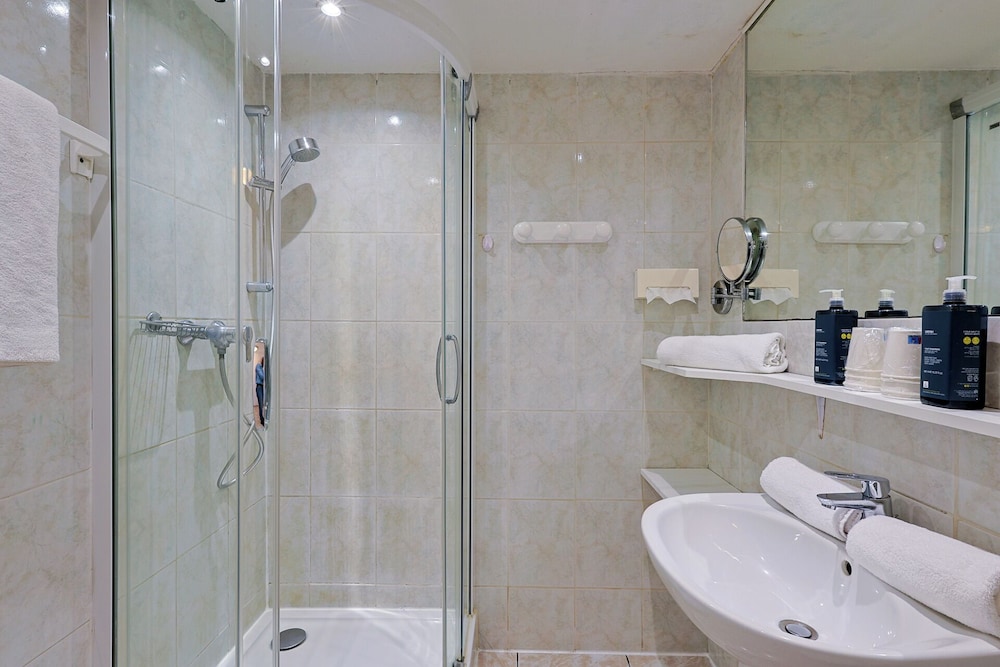 Standard Room, 2 Twin Beds - Photo 3