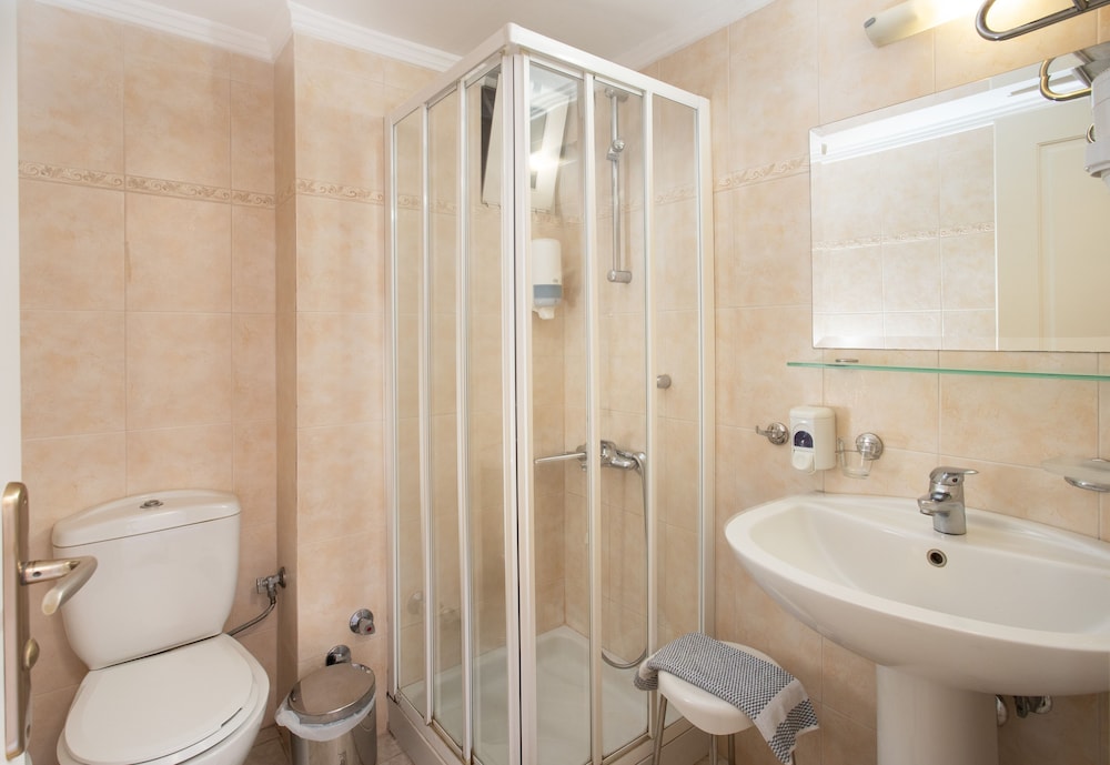 Classic Double Room, Partial Sea View photo 2