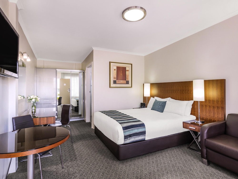 Standard Room, 1 Queen Bed - Photo 1