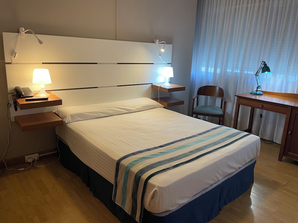 Studio, 1 Queen Bed, Smoking, Kitchenette (I)