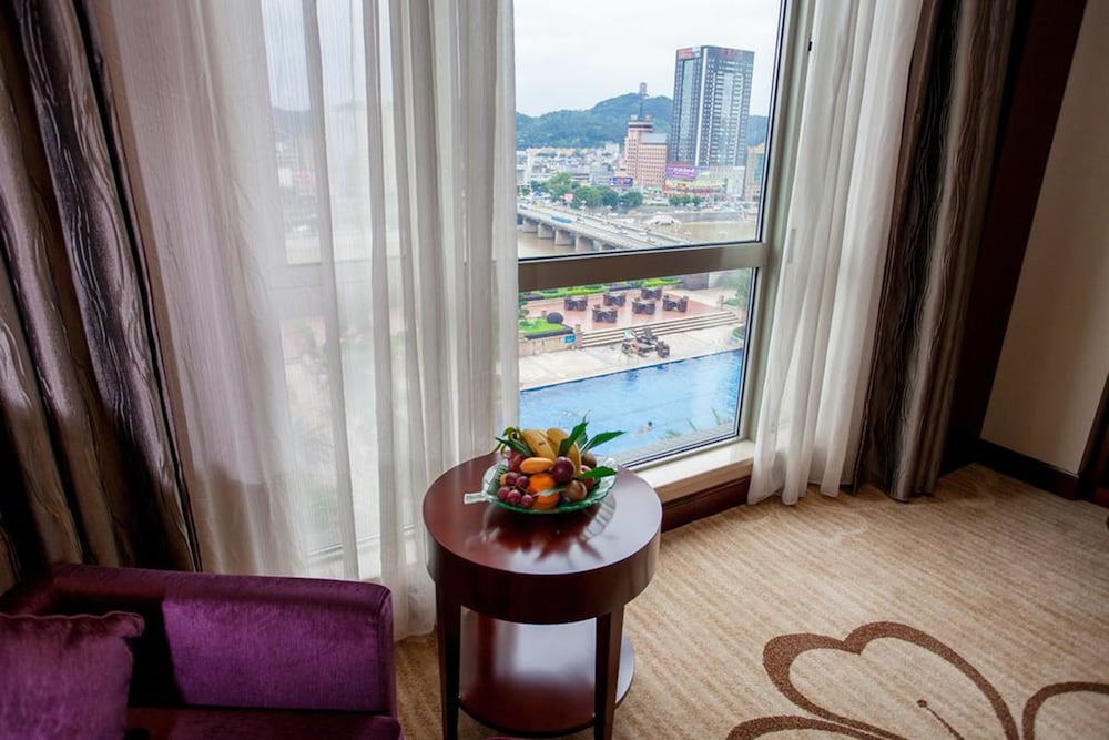 Room, 2 Twin Beds, River View - Photo 8