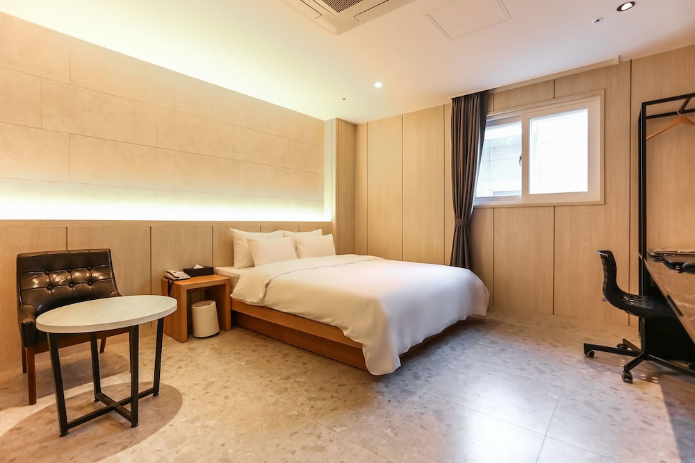 Standard Room - Photo 14