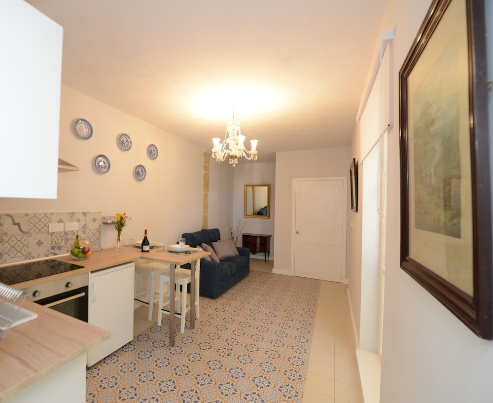 Deluxe Double Room, Partial Sea View