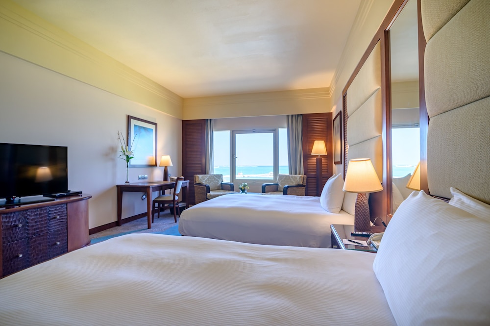 Deluxe Twin Room with Sea View photo 3
