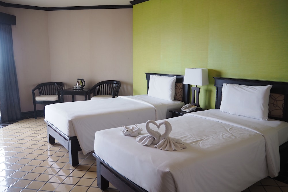 Deluxe Room - Photo 7