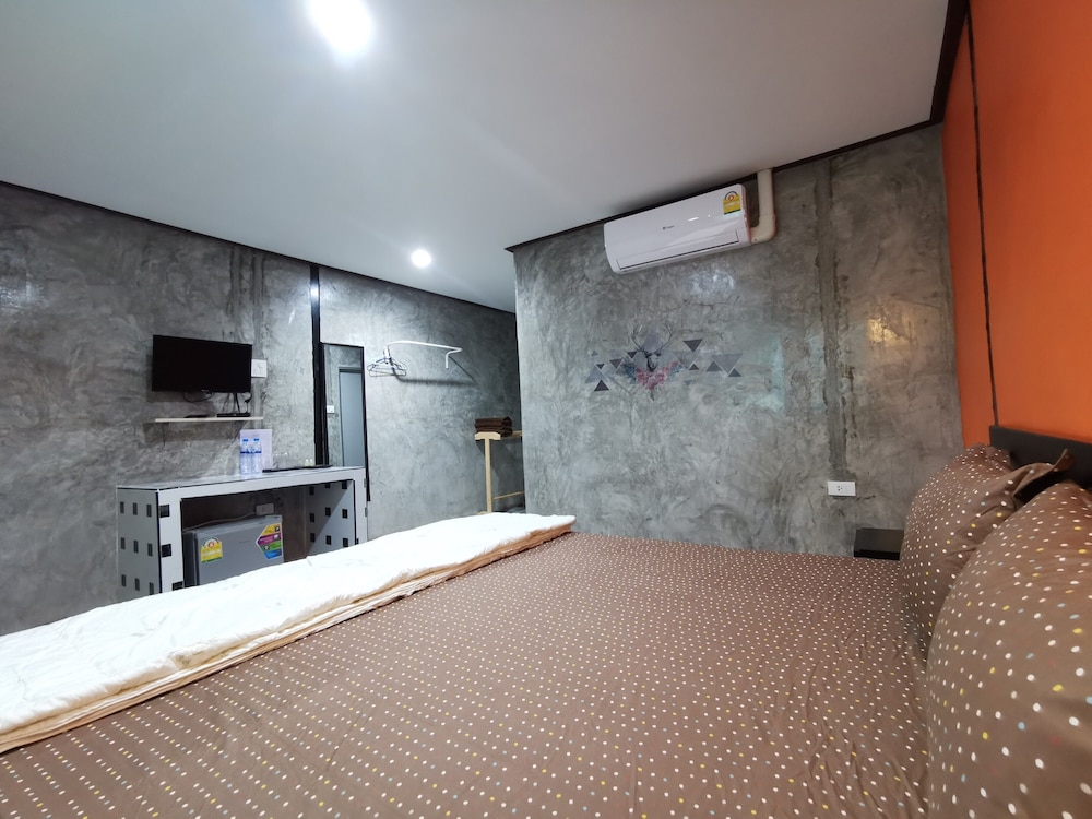 Standard Double Room - Photo 12