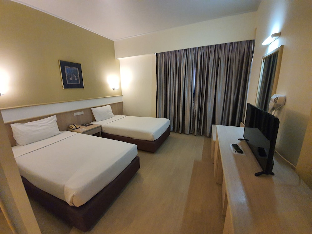 Standard Double or Twin Room photo 3