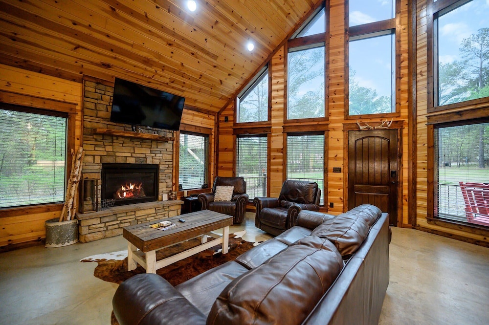 Cabin, Multiple Beds, Hot Tub, Garden View (Sugar Mama) photo 1
