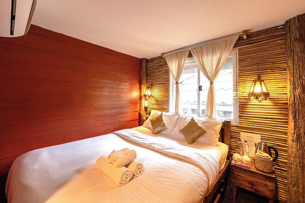 Deluxe Room - Photo 27