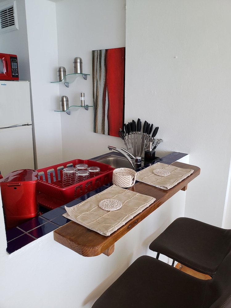 Basic Studio, 1 Queen Bed with Sofa bed, Non Smoking, photo 6