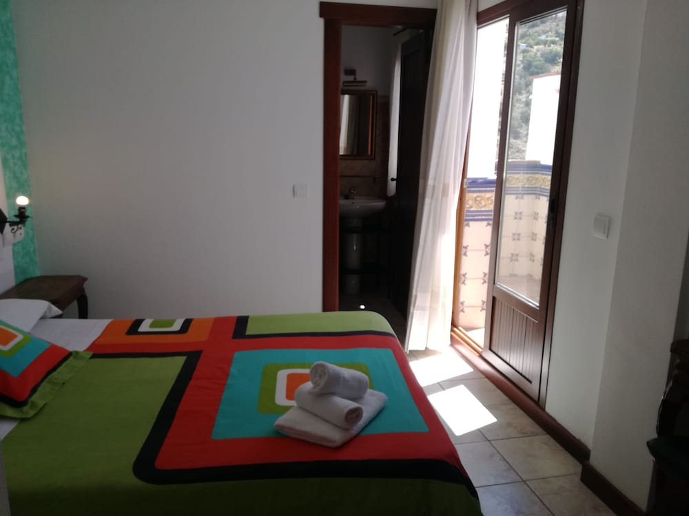 Double or Twin Room photo 2
