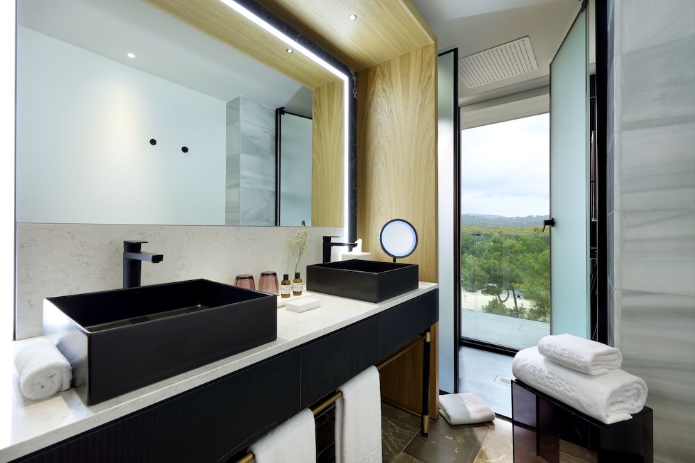 Deluxe Double Room - Photo 7