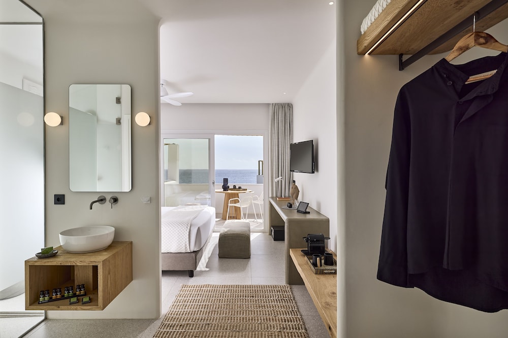 Deluxe Double Room, Sea View photo 3
