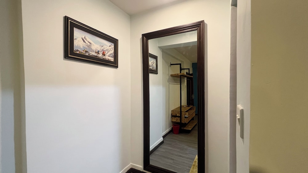 Deluxe Room, 1 Queen Bed - Photo 1