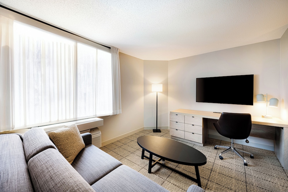 Superior Suite, 1 King Bed with Sofa bed (One Bedroom Suite - King) - Photo 4