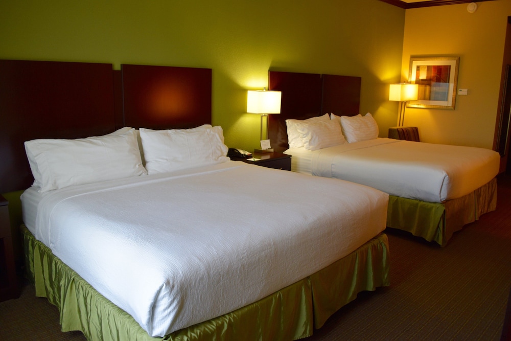 Standard Room, Multiple Beds - Photo 4
