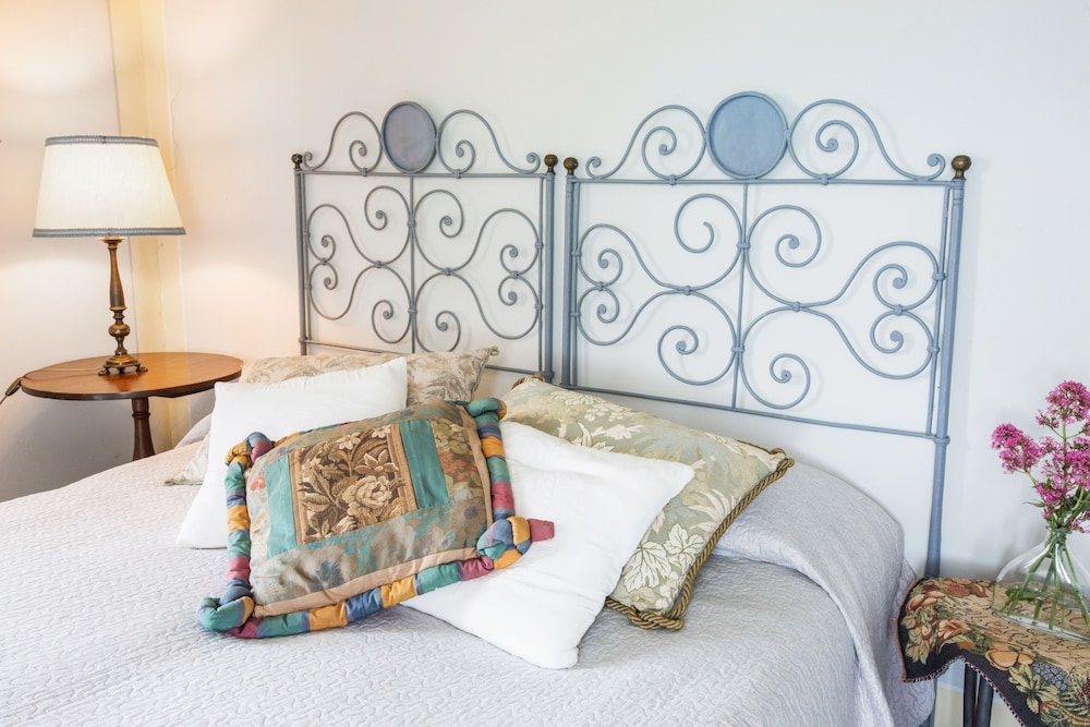 Basic Double Room, Shared Bathroom, Sea View (Corniglia)