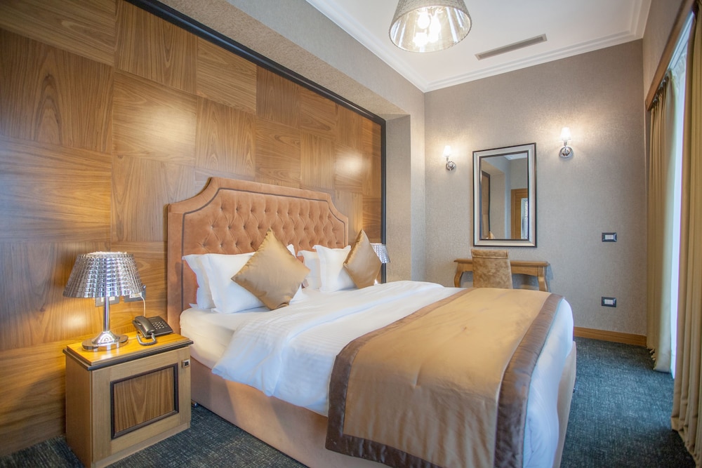 Deluxe Double Room, 1 King Bed, Park View photo 1