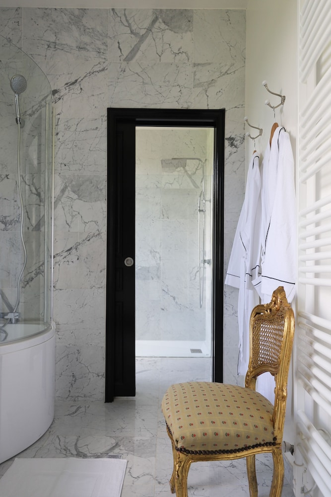 Family Suite, 2 Bedrooms, 2 Bathrooms, Courtyard View (Ralf Master) photo 2