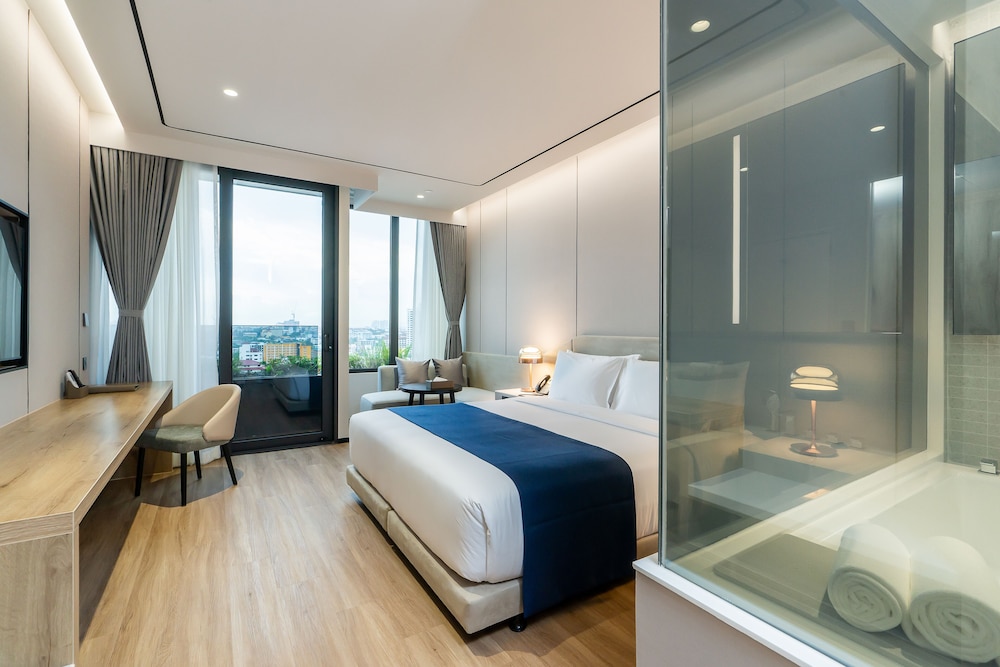 Deluxe Double Room, Ocean View - Photo 11
