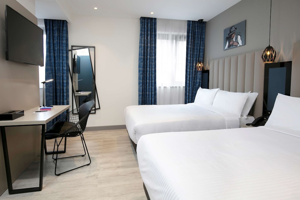 Family Room, 2 Double Beds, Non Smoking (Shower Only)