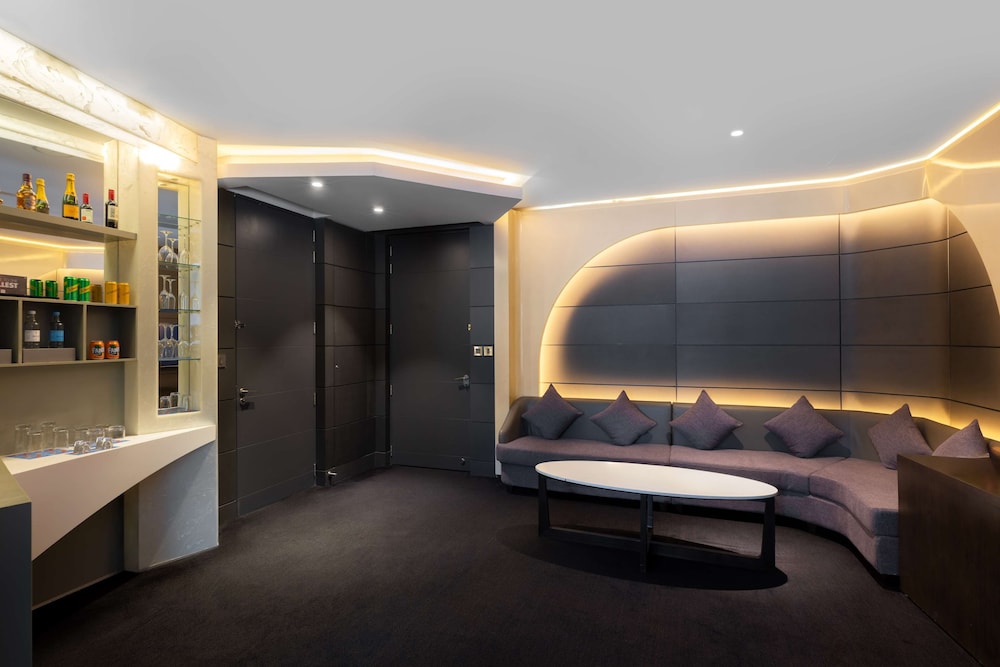 Executive Suite (Round Bed Vantage Suite) thumbnail 6