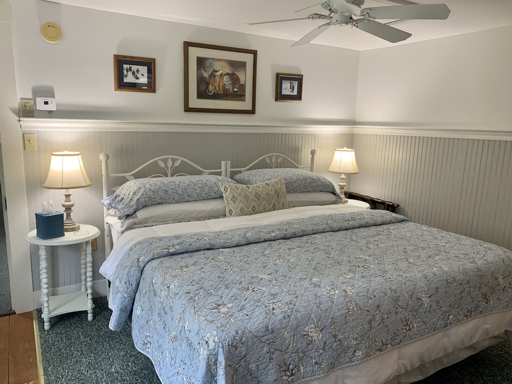 Deluxe Double Room, Ensuite, Mountain View (Room 1) photo 1