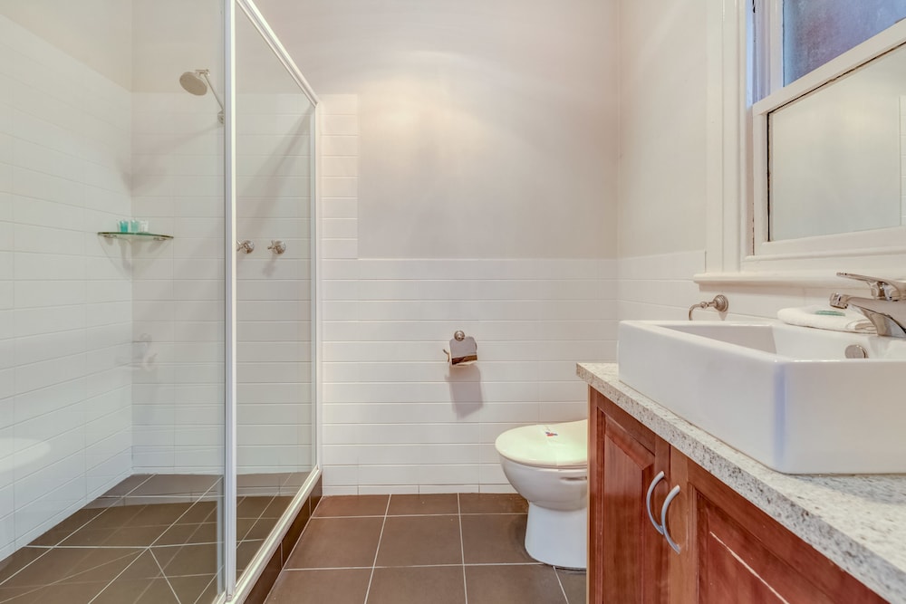 Four Bedroom House photo 2