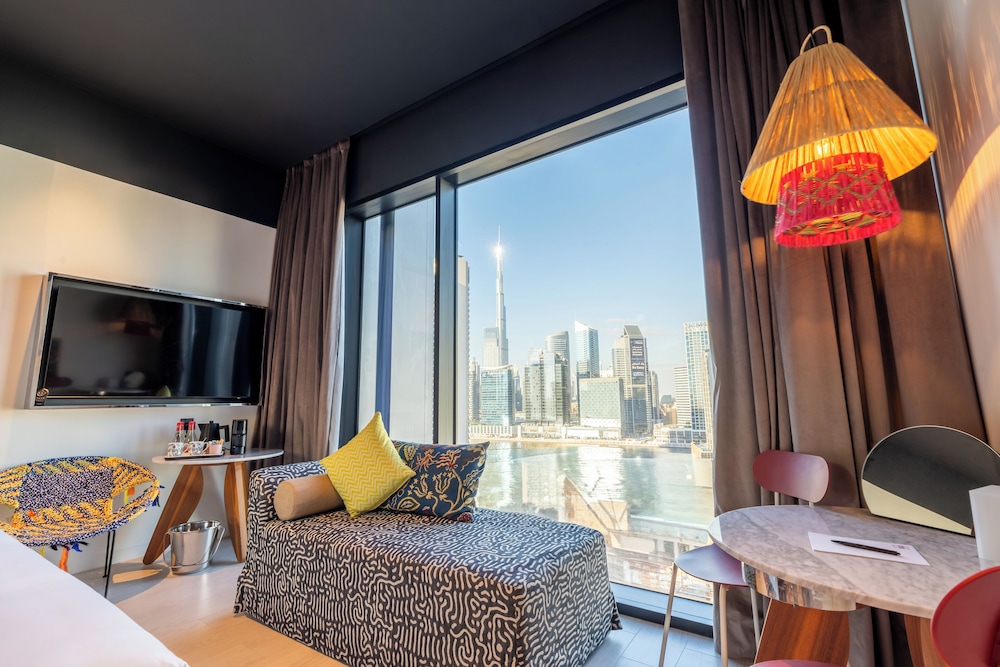 Double Room, 1 King Bed (Medium Mama. Burj View) photo 2