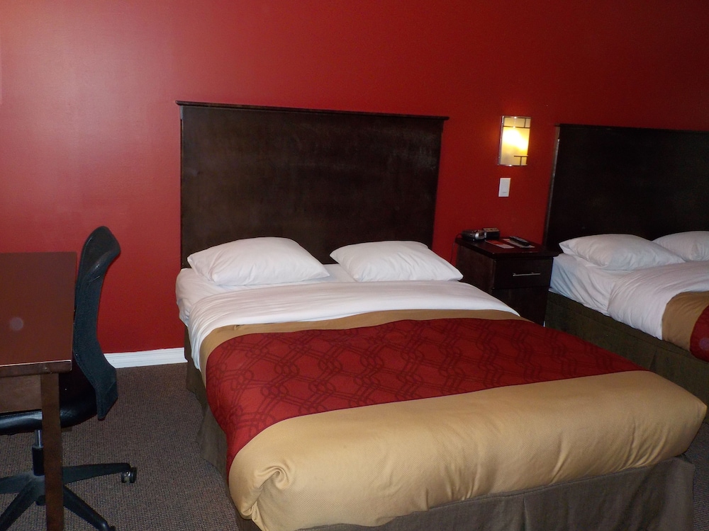 Standard Room, 2 Queen Beds - Photo 2