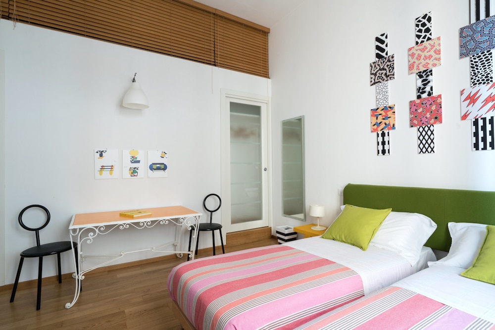 Triple Room (80s) photo 2
