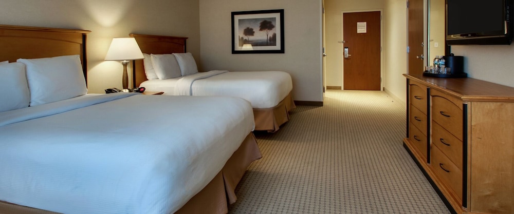 Deluxe Room, 2 Queen Beds, Non Smoking, City View - Photo 3