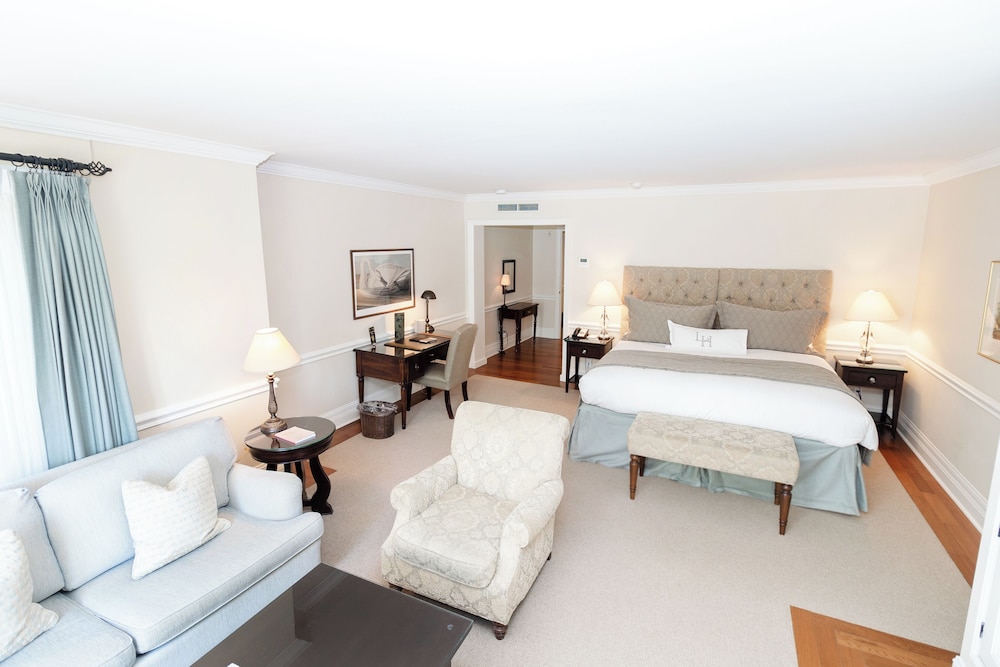 Suite (Cloister Room with King Bed)