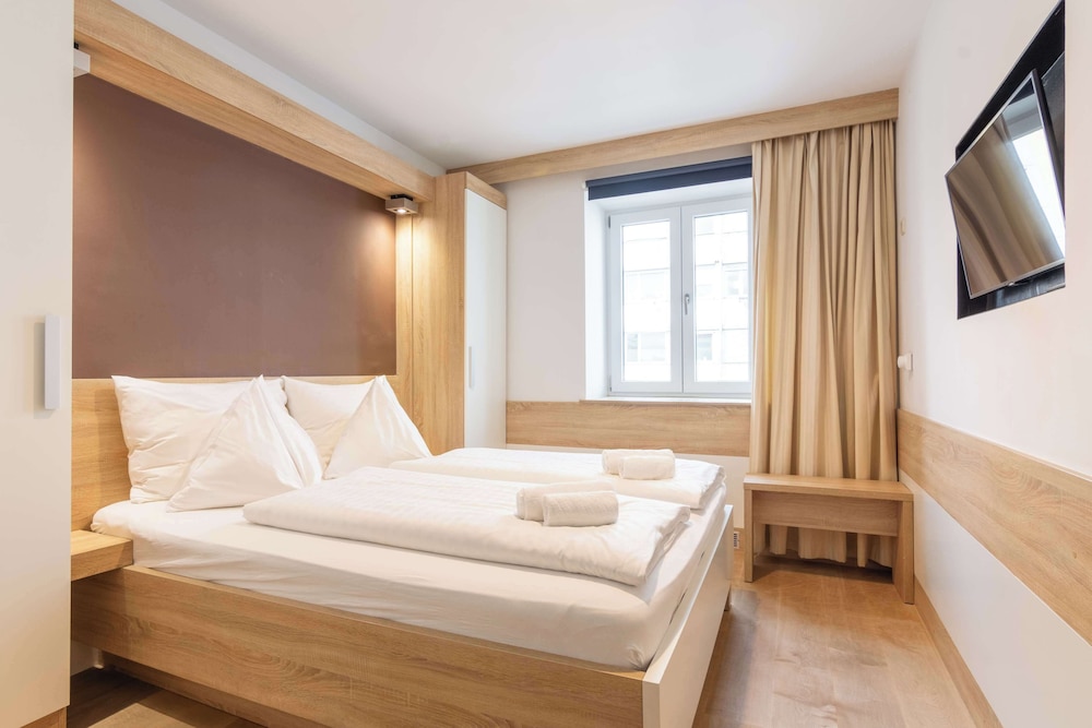Standard Room, 1 Double Bed - Photo 12