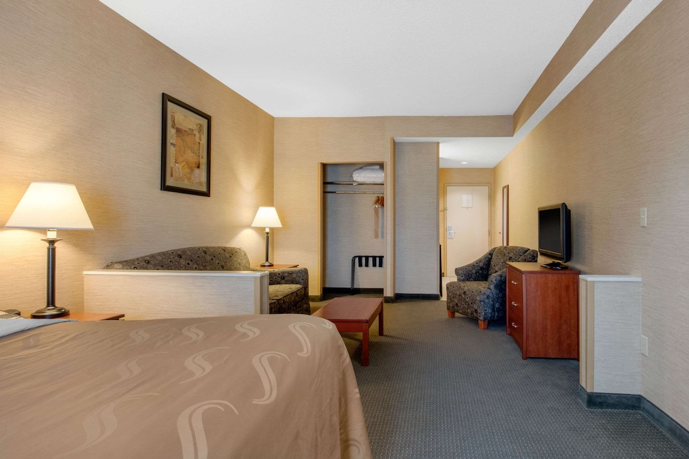 Suite, 1 King Bed with Sofa bed, Non Smoking, Kitchen (2 Person Sofa bed) - Photo 3
