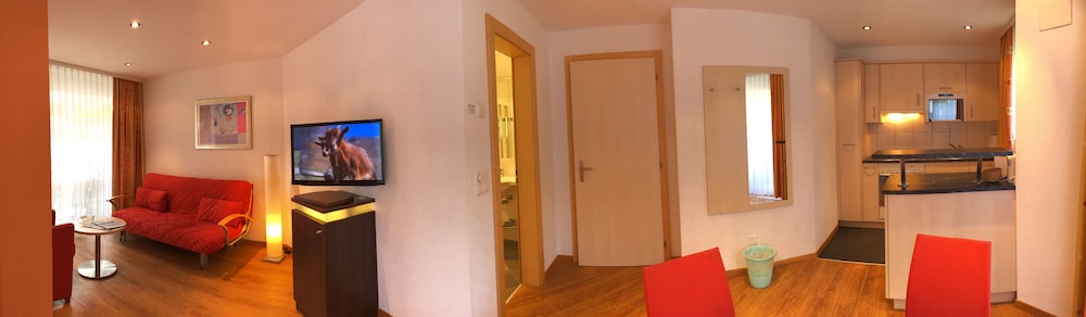 Duplex, 2 Bedrooms photo 3