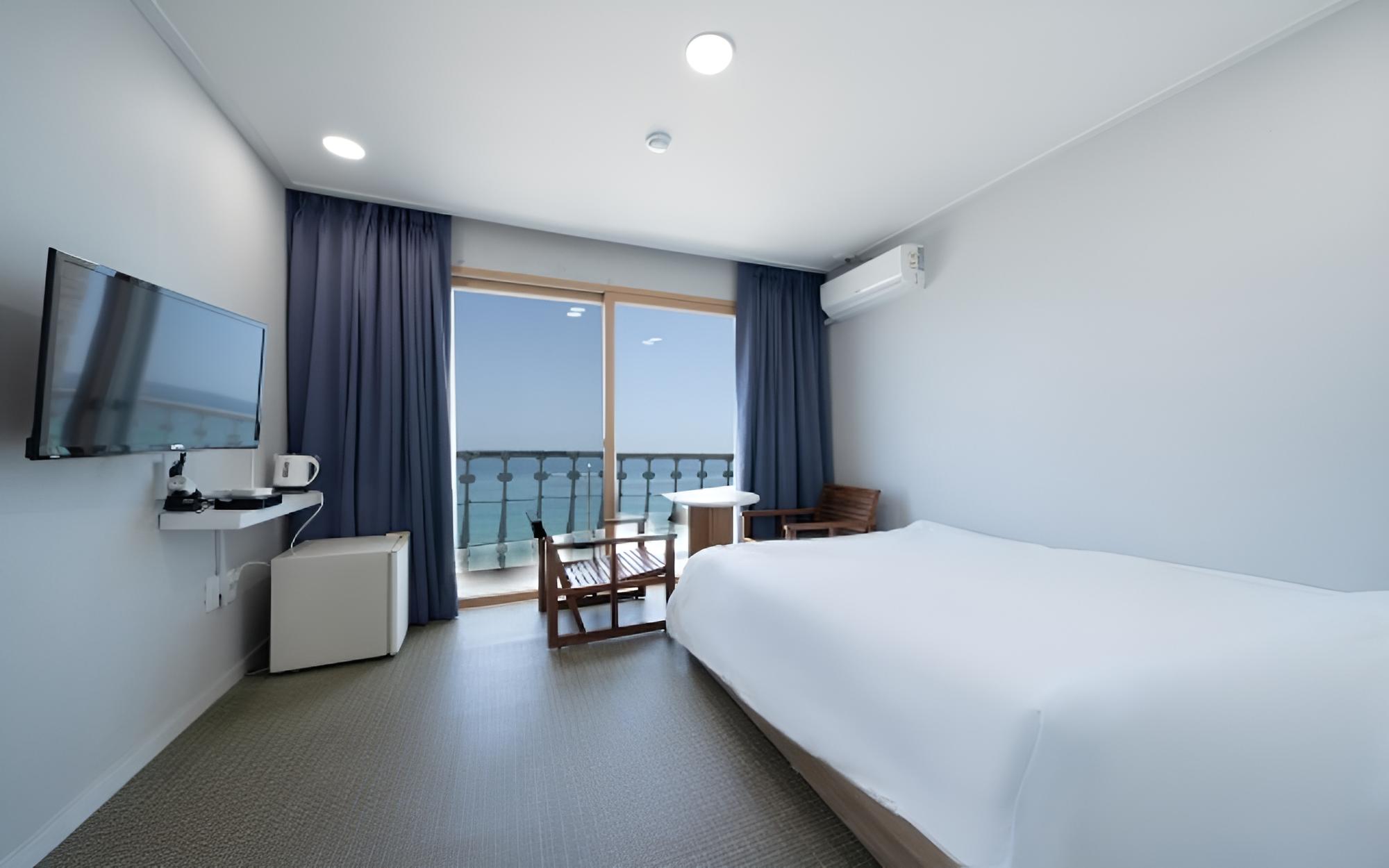 Room (Standard Room (Bathtub 3F)) - Photo 2