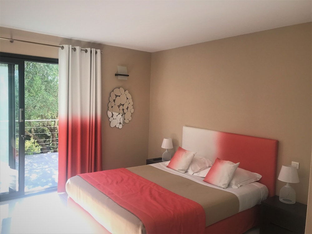 Superior Triple Room, 1 Double Bed photo 3