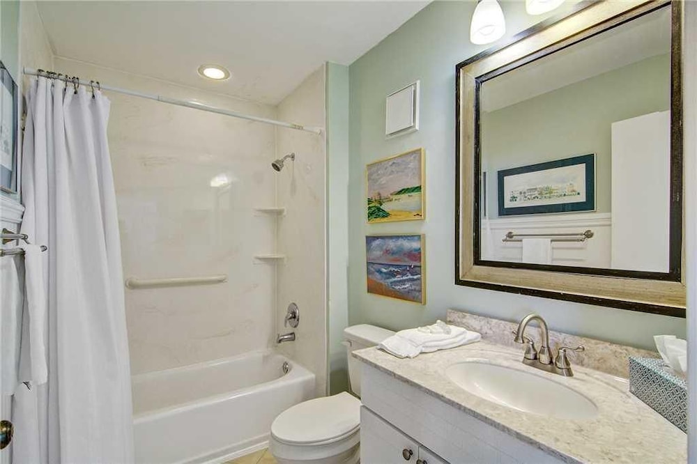 Condo, Multiple Beds (202B Port O'Call) photo 3
