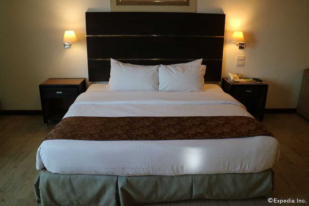 Presidential Suite, 1 King Bed, Non Smoking - Photo 4