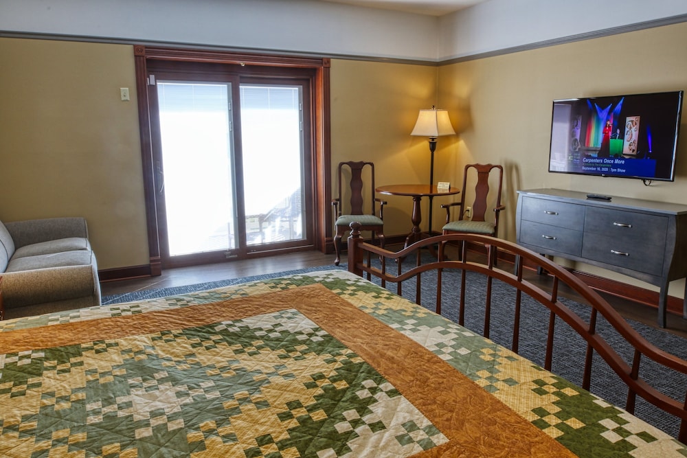 Standard Room, 1 King Bed with Sofa bed photo 1