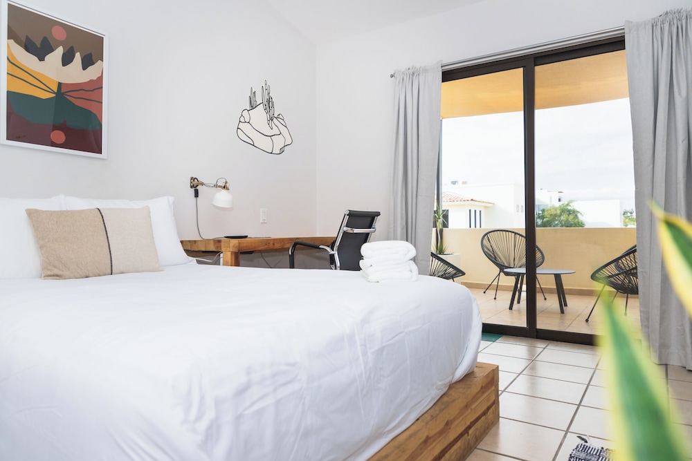 Luxury Villa, 4 Bedrooms, Patio photo 3