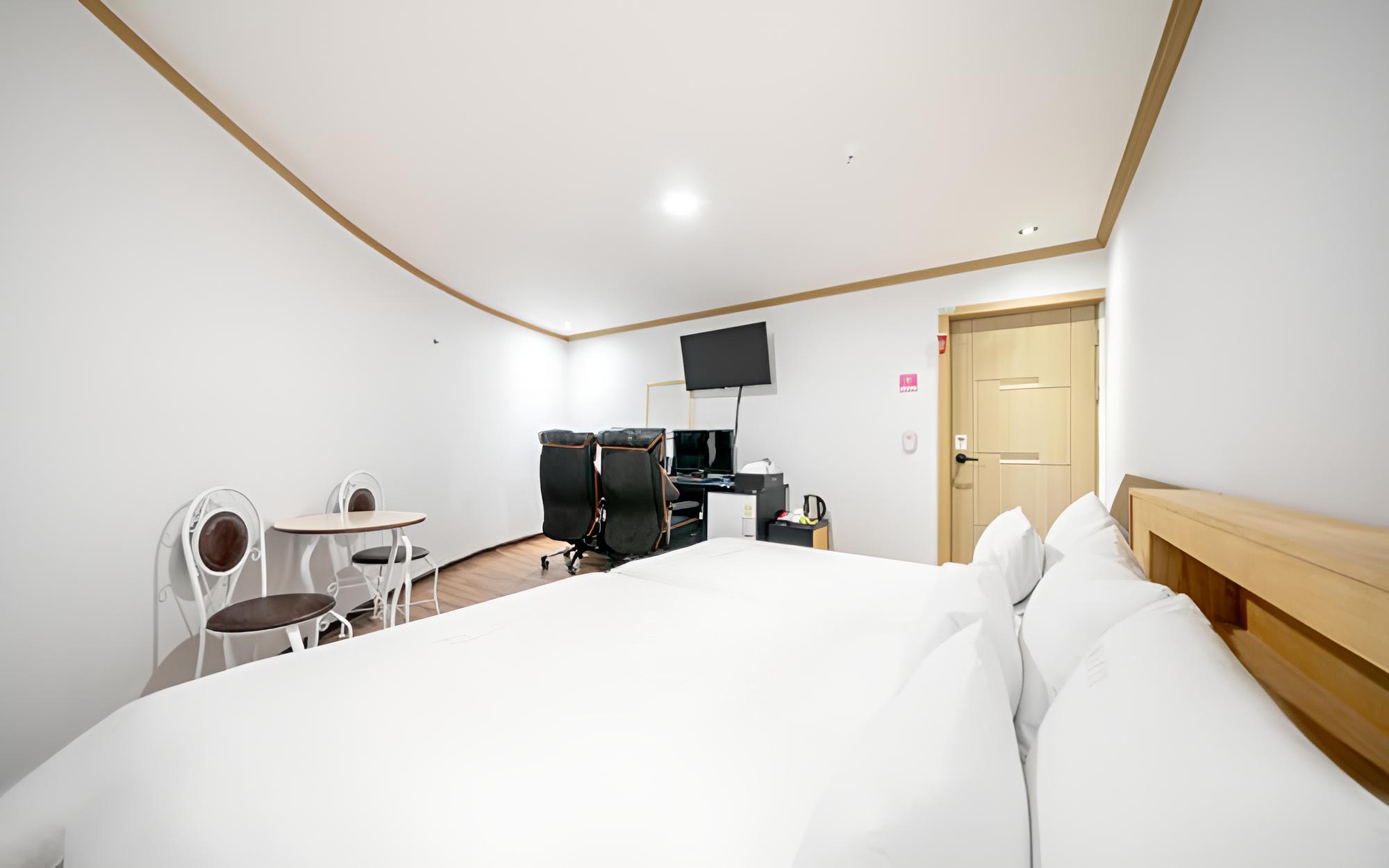 Room (Business Twin (Couple PC OTT availabl) photo 3