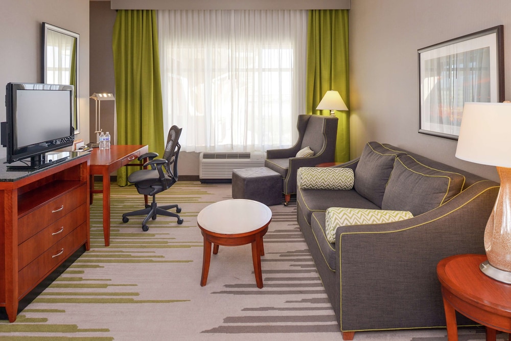 Suite, Accessible - Photo 1