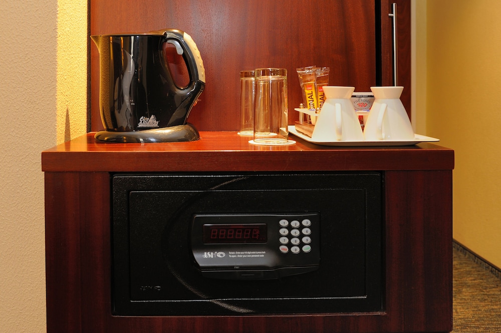 Basic Twin Room, Non Smoking photo 2
