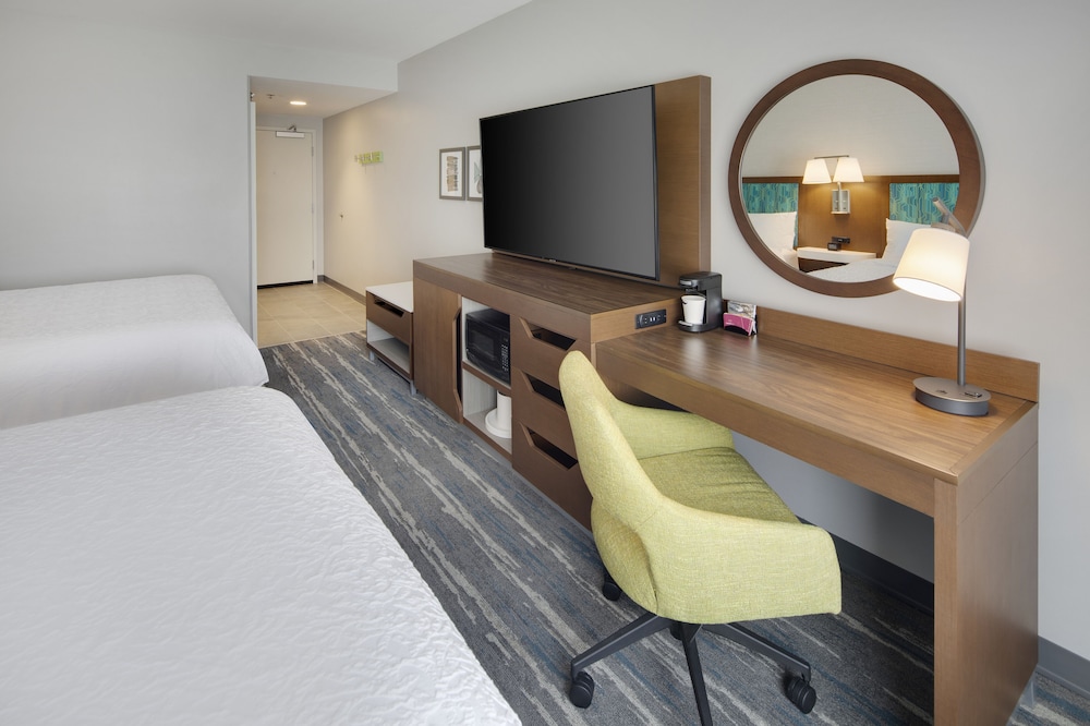 Room, 2 Queen Beds, Accessible (Hearing) - Photo 6