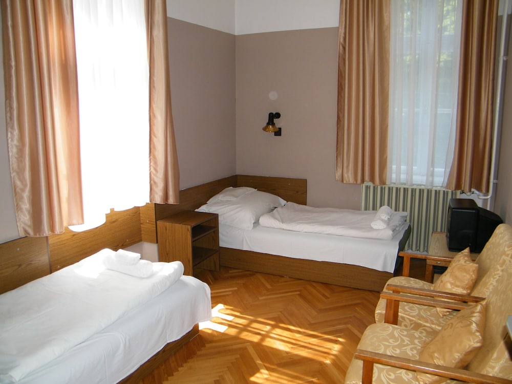 Standard Quadruple Room, 2 Bedrooms photo 2