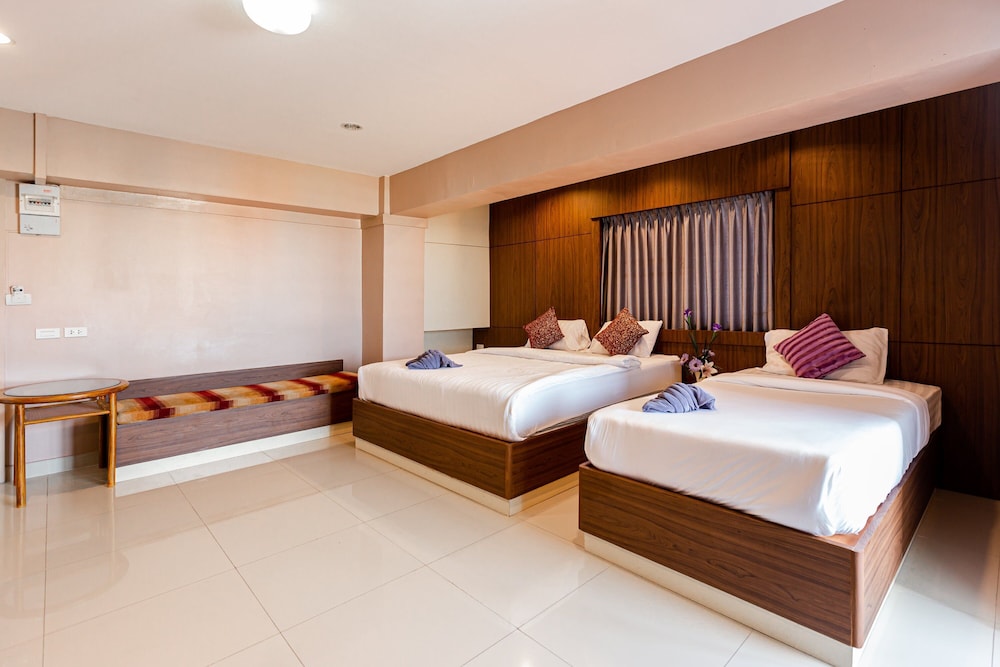 Deluxe Triple Room photo 3
