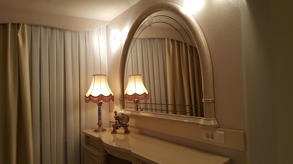 Elite Suite